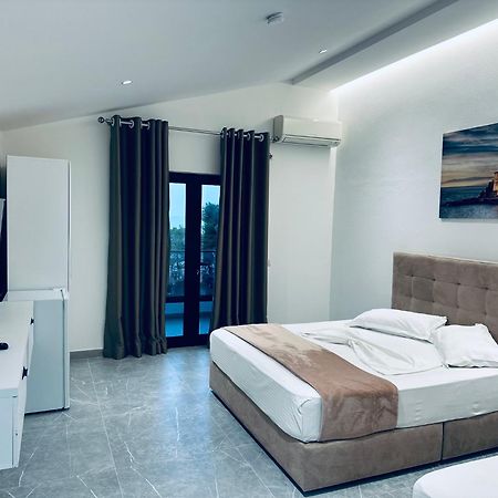 Molla Hotel Restorant Shëngjin Exteriör bild