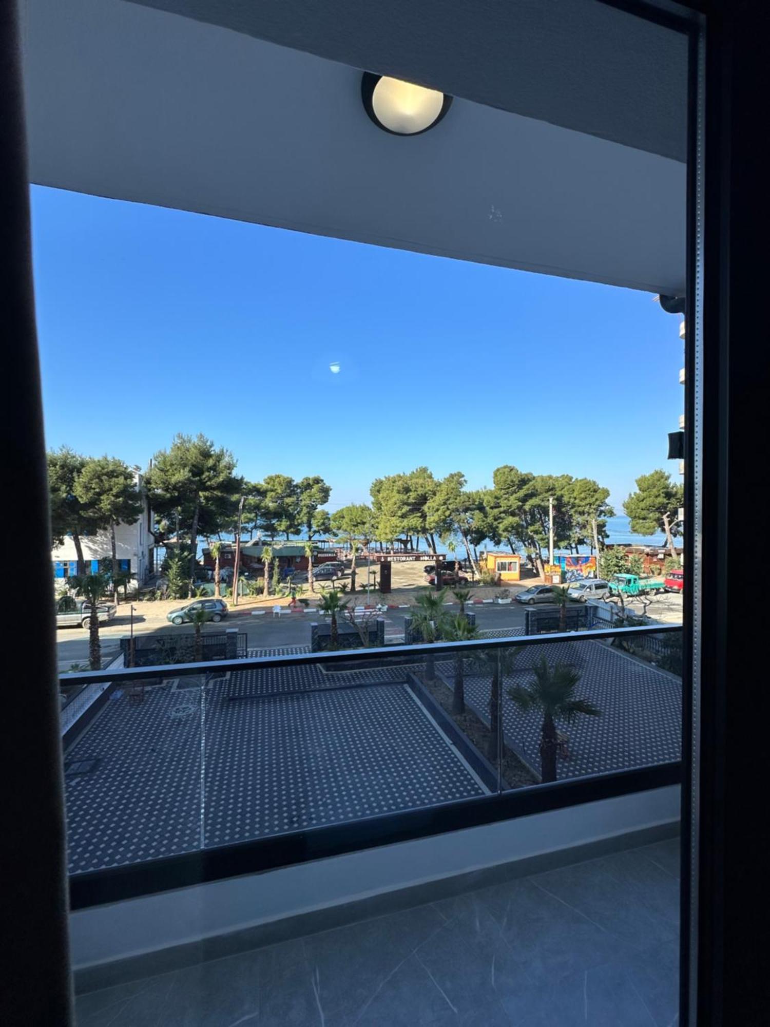 Molla Hotel Restorant Shëngjin Exteriör bild